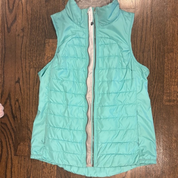 Turquoise vest - Picture 8 of 8